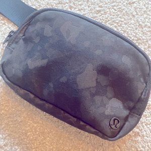 RARE Lululemon everywhere belt bag. Black/coal camo jacquard pattern